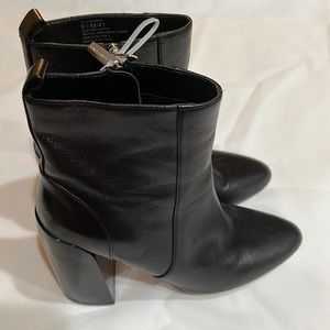 Enverna Ankle Boot (Women) size 9.5
VINCE CAMUTO